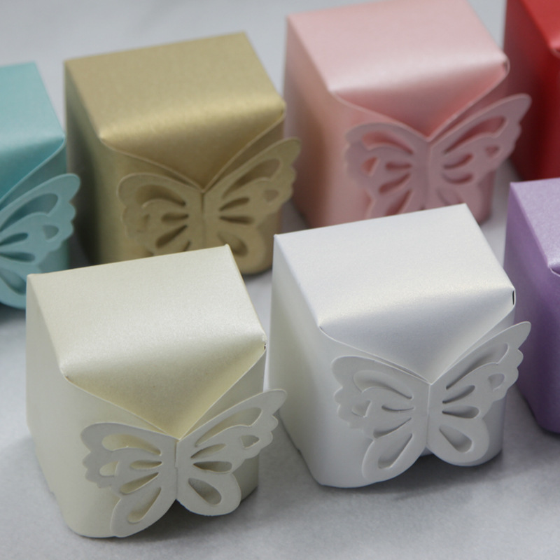 Cross-border spot wholesale European pearlescent hollow light purple butterfly box wedding supplies candy box nude candy box