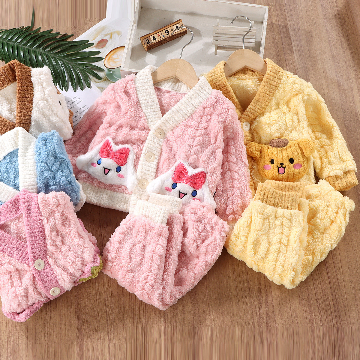 New Kidsren's Home Clothes Set, Flannel Pajamas Jacket for Boys and Girls, Thickeneded and Warm Two-Piece Set