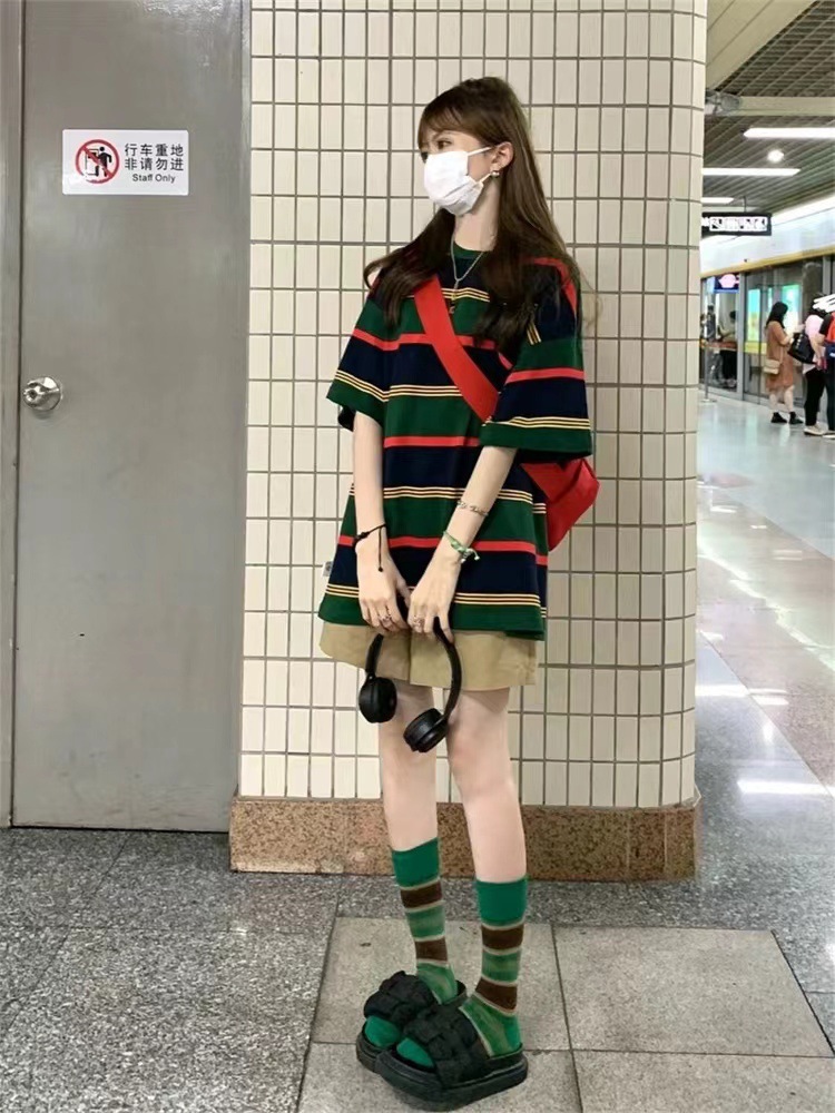Picture of Vintage Striped Short-sleeved T-shirt Women's Summer 2024 New Casual Loose All-match Chic Hong Kong Style Half-sleeved Top