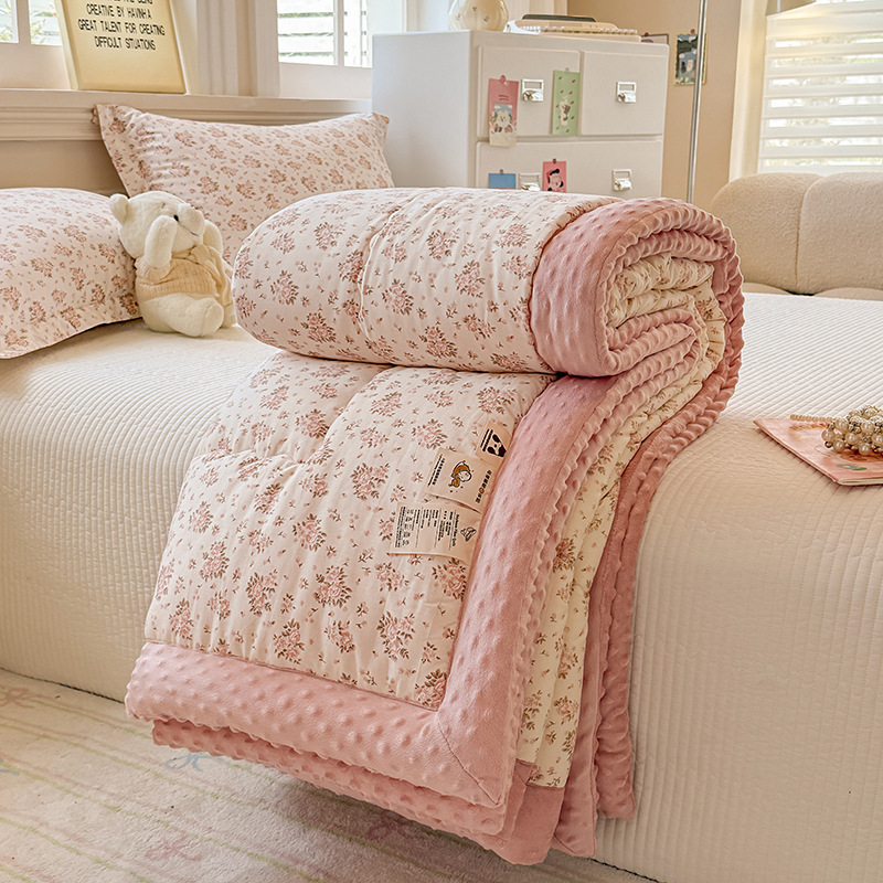 Picture of Class A cotton pea quilt household skin-friendly single double spring and autumn quilt thickened warm winter quilt thin air conditioning quilt wholesale