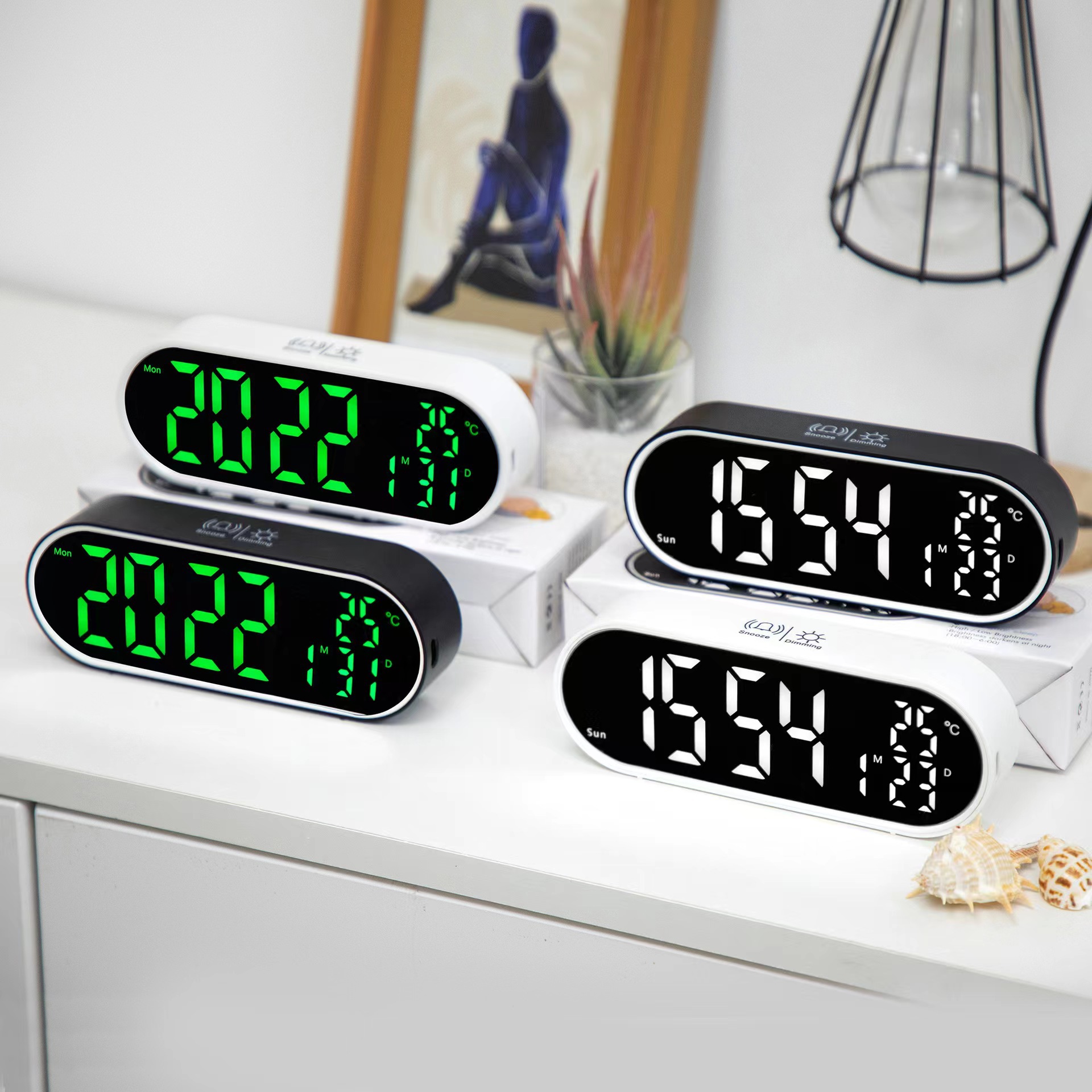 Children's plastic electronic alarm clock student multifunctional charging version can be used as a mirror electronic clock simple Korean style