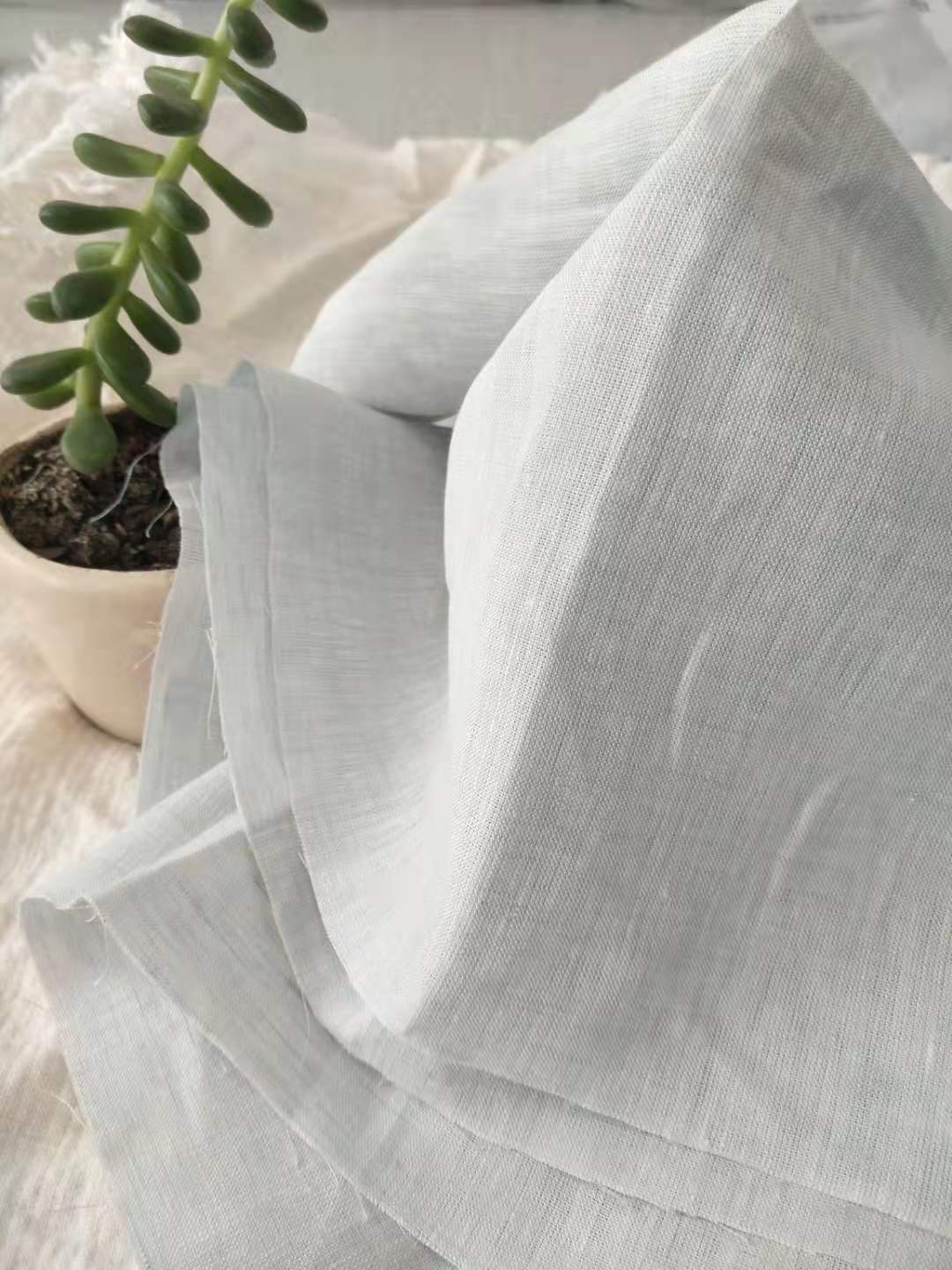 Picture of Light Green Pure Linen Bed Sheets Fabric Exported to France Linen Quilt Cover Fabric European Linen Four-piece Set