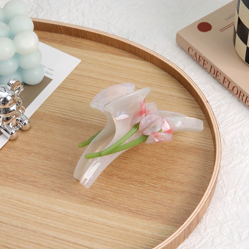 Picture of Tulip Cherry Grab Clip Premium 2024 New Maillard Grab Clip Cute Dalmatian Shark Clip Hair Accessories