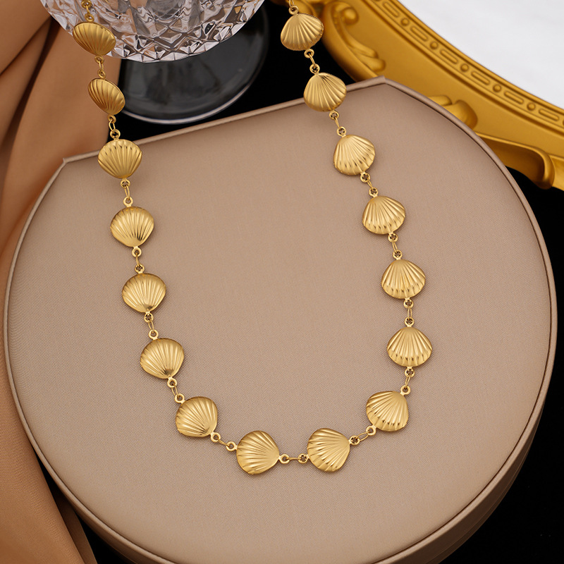 Cross-Border Dongguan Titanium Steel Necklace Light Luxury Niche High-End Fashion Shell Clavicle Chain Bracelet Jewelry Set