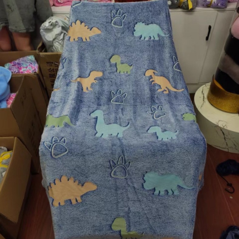 Picture of Cross-border New Luminous Flannel Blanket Children's Flannel Blanket Luminous Blanket Office Lunch Break Air-conditioning Blanket