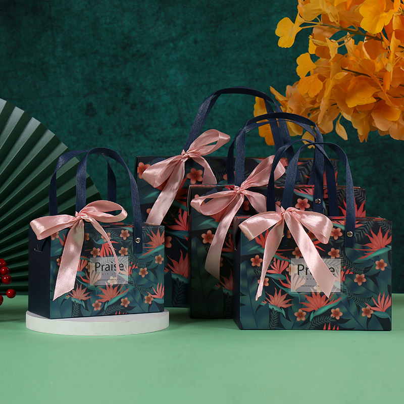 Picture of Hand gift box creative candy box wedding back gift box empty box wedding candy gift box candy box in stock wholesale
