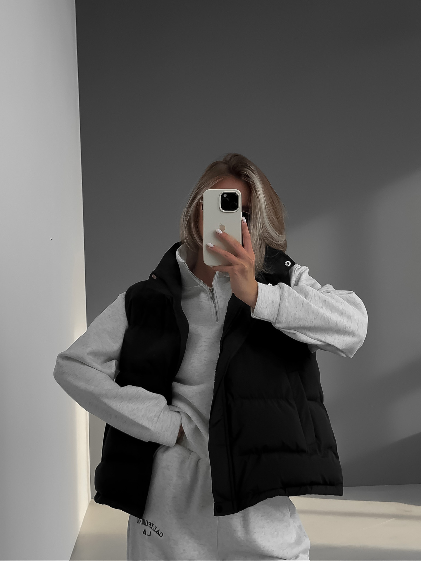 Picture of Cross-Border Cotton Vest European and American 2025 Autumn and Winter New Trendy Sexy Outer Sleeveless Hooded down Cotton Jacket