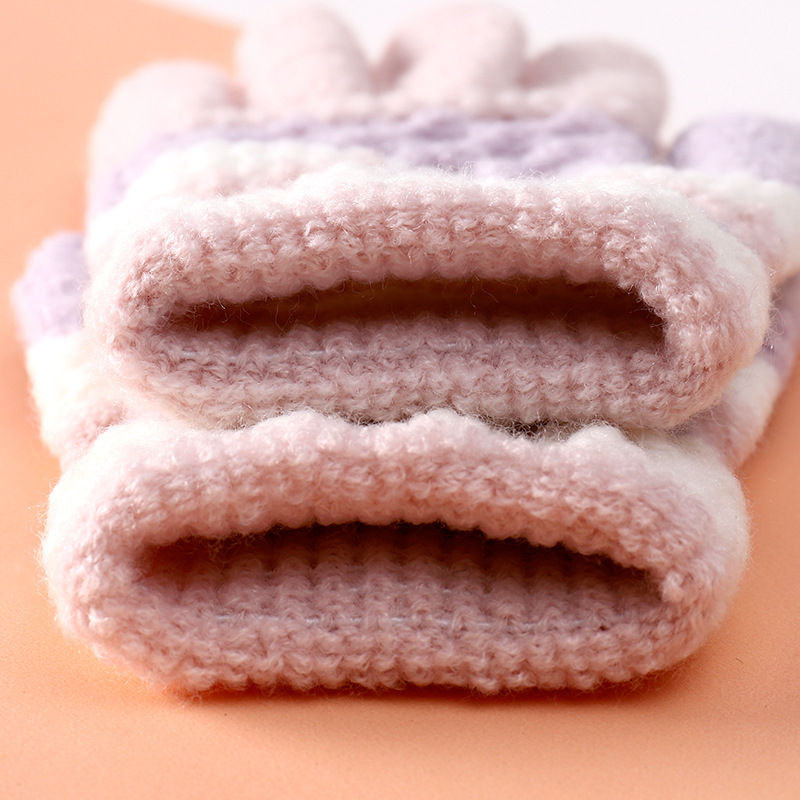 Picture of Factory Direct Supply of Baby Gloves, Autumn and Winter Kindergarten Kidsren's Cute Stripesd Finger Warm Knitted Kidsren's Gloves