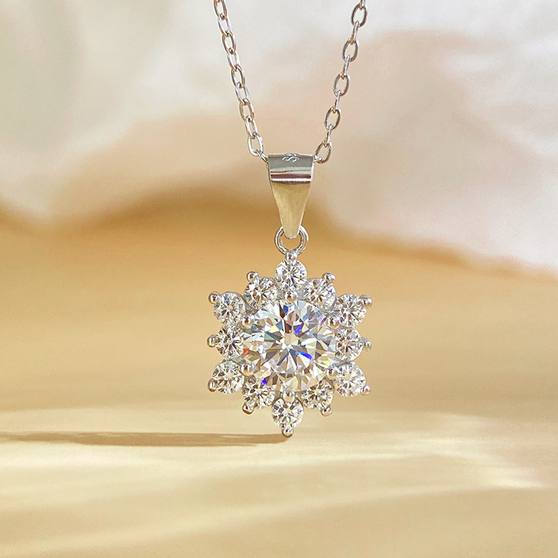 S925 sterling silver classic sunflower moissanite necklace women's light luxury fashion temperament pendant clavicle chain manufacturers wholesale