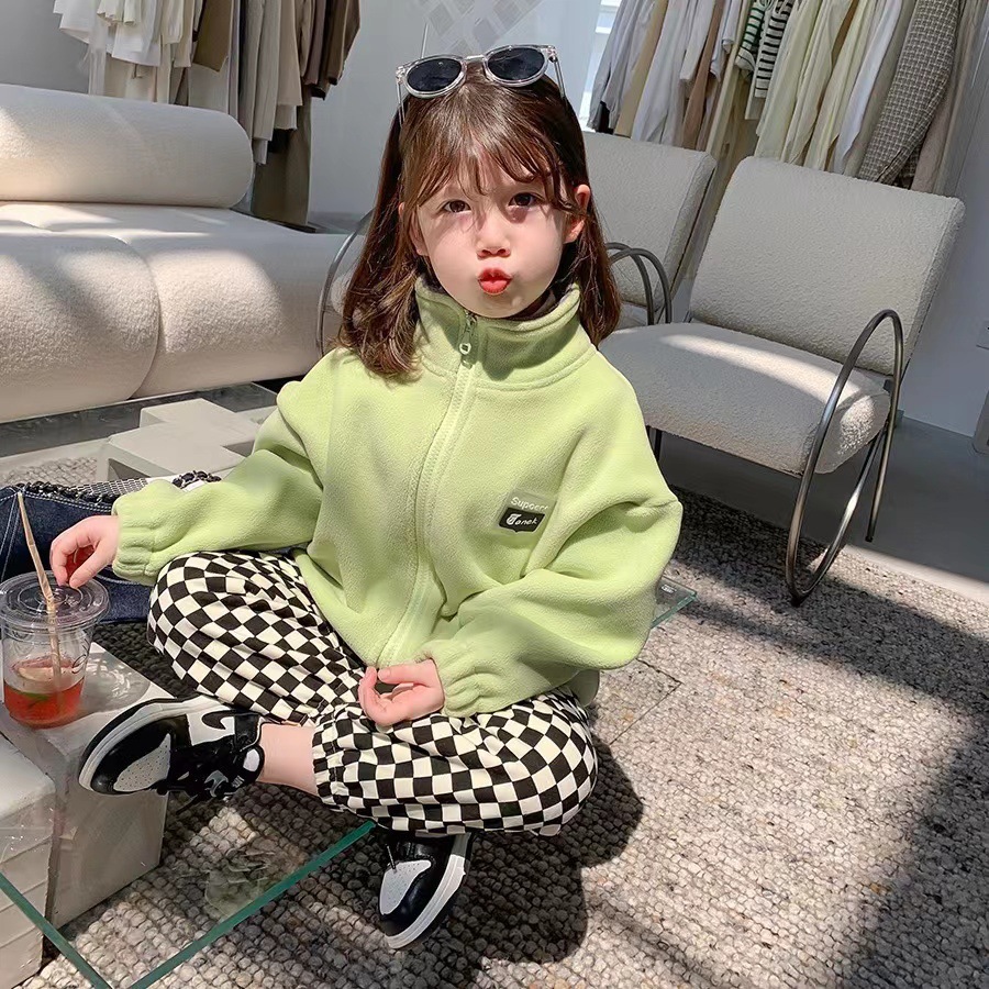 Picture of Girls' Korean-style cardigan top 2024 autumn and winter new children's western style letter stand collar all-match velvet coat fashion