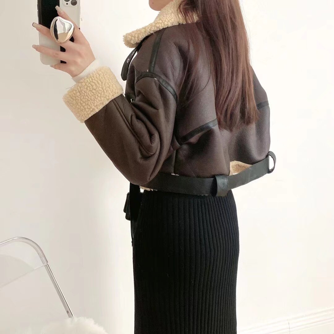 Picture of Lapel Maillard Style 2025 Winter Short Lamb Wool Tops Hot Girl Style Fur All-In-One Motorcycle Wear Top