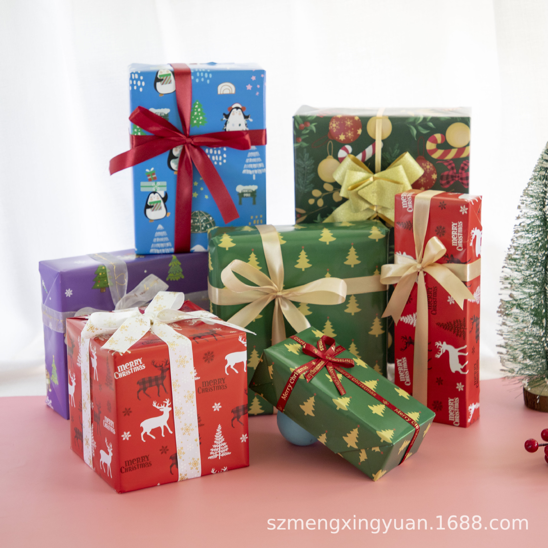 Large New Christmas Cartoon Children's Gift Gift Box Decorative Wrapping Paper Gift Paper Red and Green Colored Paper