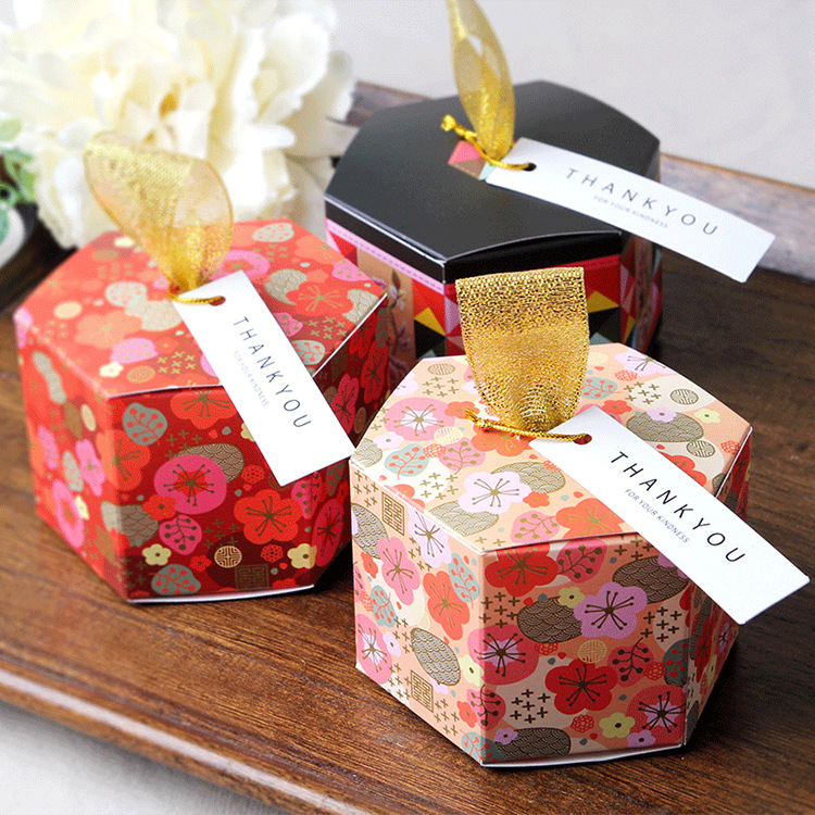 Korean-style festive hexagonal creative candy box in Stock Mini gilded plum blossom high-end wedding packaging gift box
