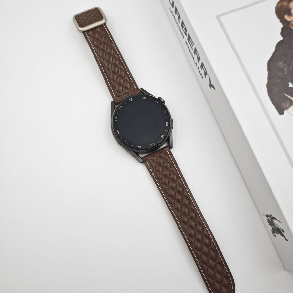 Picture of Suitable for Huawei Gt5 Samsung Watch Xiaomi S4 Genuine Leather Quilted Pattern Double-Sided Leather Magnetic Square Buckle Watch Strap Gt6