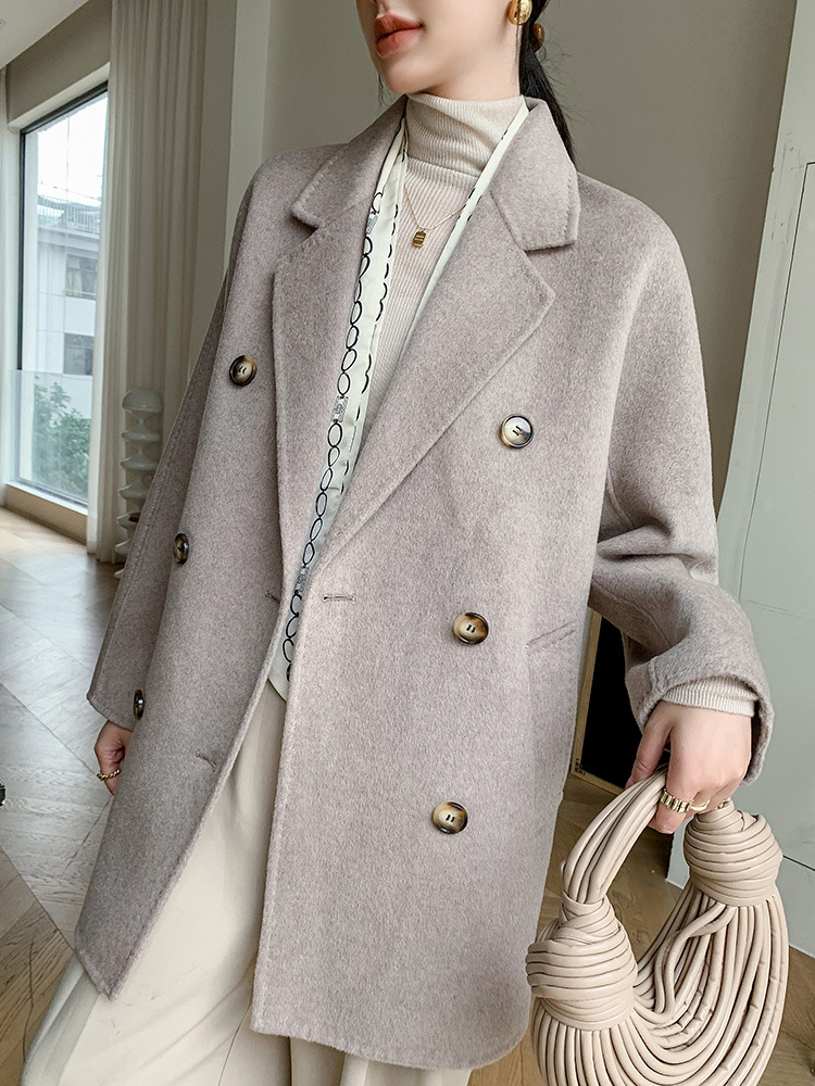 Picture of Woolen Coat, Business Casual, Simple and Versatile, with a Suit Collar, Short Solid Color Wool Autumn and Winter Women's Coat, Thickened Wool
