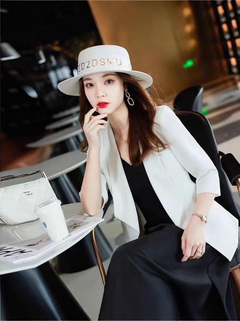 Picture of plus size Women's Western Style Thin Small Suit Jacket 2025 Summer chubby girl Slimming Seven-Sleeve Sunscreen Suit Top