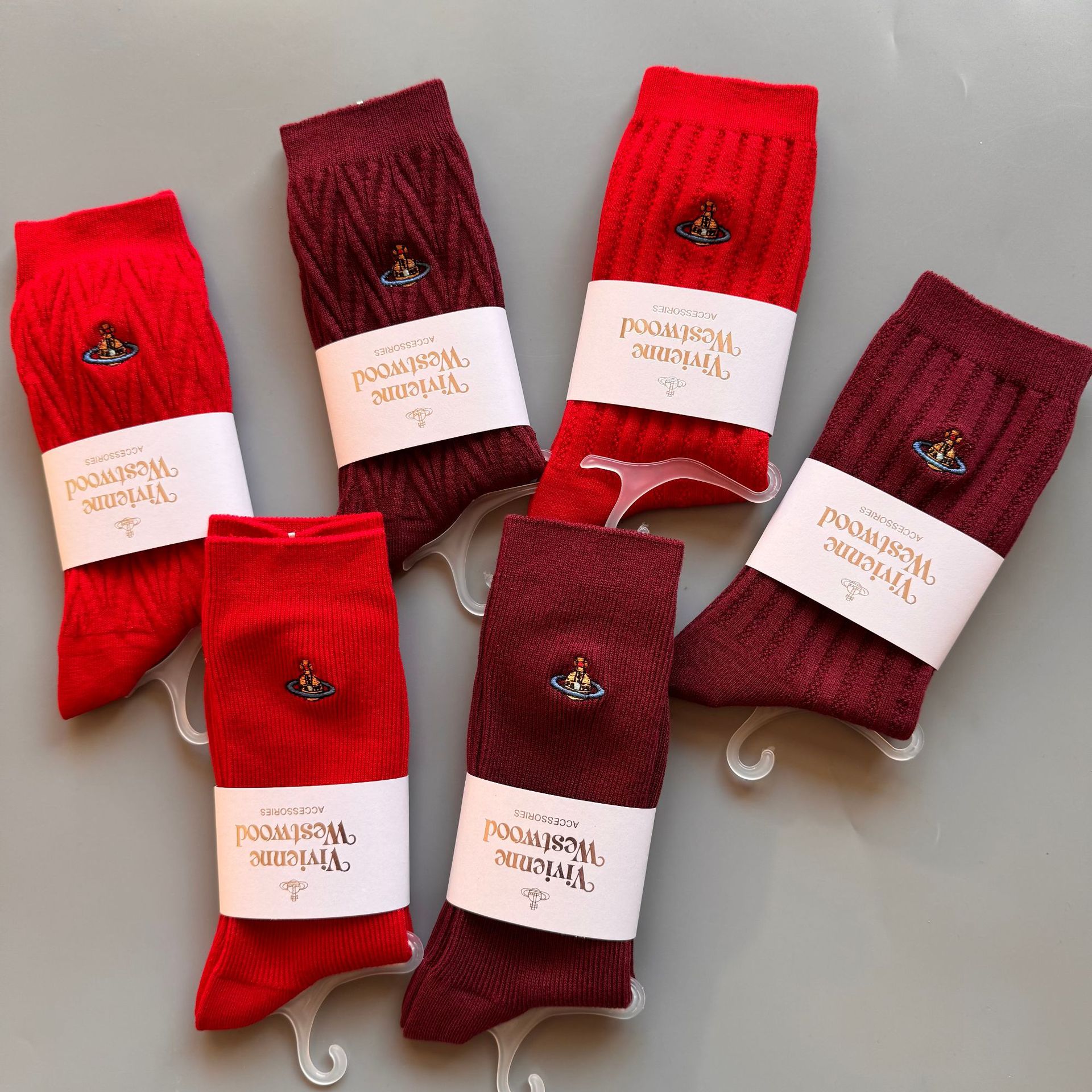 Red Socks Japanese Empress Dowager Saturn Embroidered Double Needle Four Seasons Simple Fashion All-match Cotton Mid-tube Socks Piled Stocking