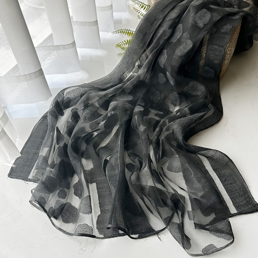 Picture of Foreign Trade Cotton Linen Scarf Scarf Women's Autumn and Winter Gradient Color-matching Japanese and Korean Lady Mori Girl Style Slub Yarn Shawl