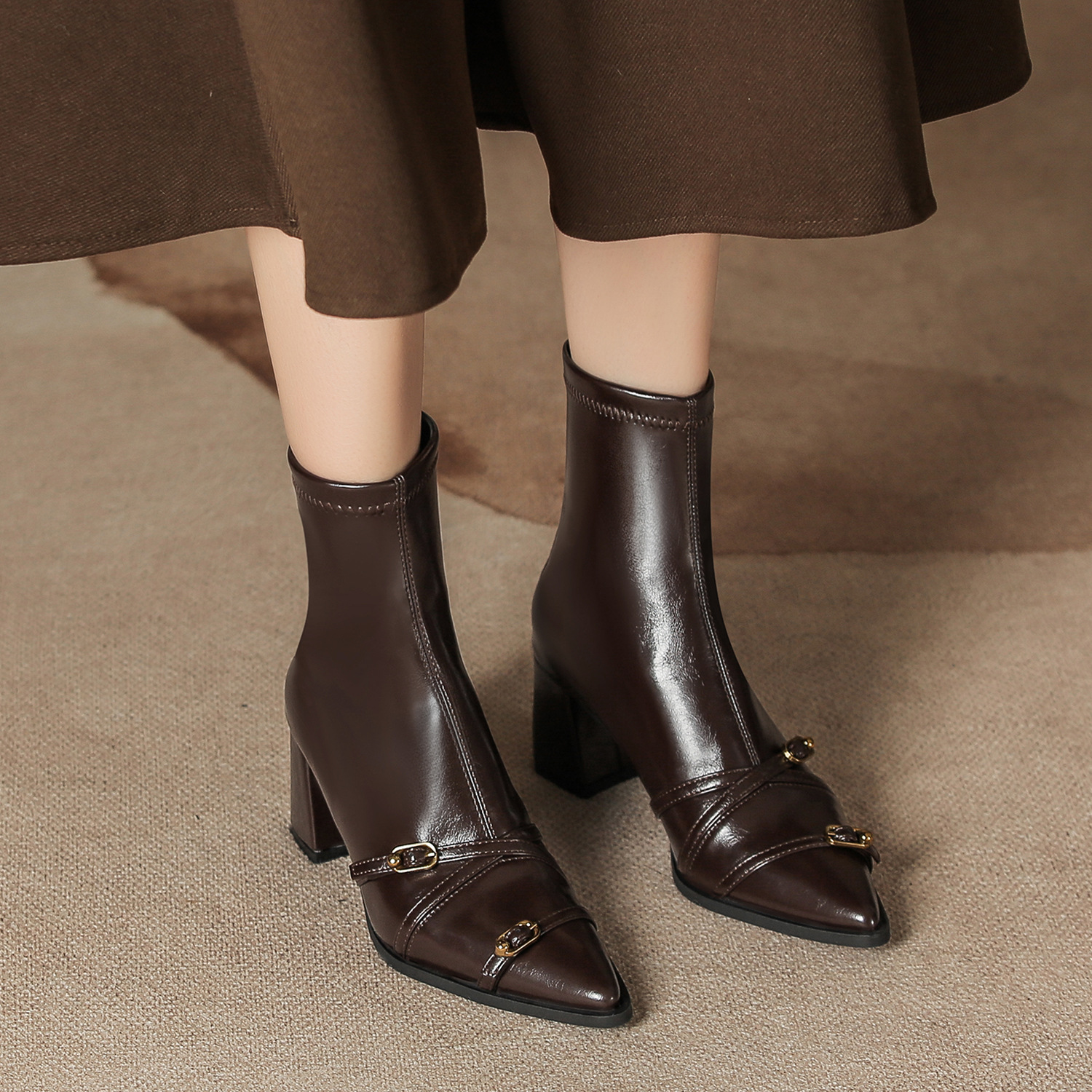 Autumn and Winter New Ankle Boots Retro French Skinny Boots Women's Thick Heel Pointed Toe Mid-barrel Zipper Boots High-end Sense