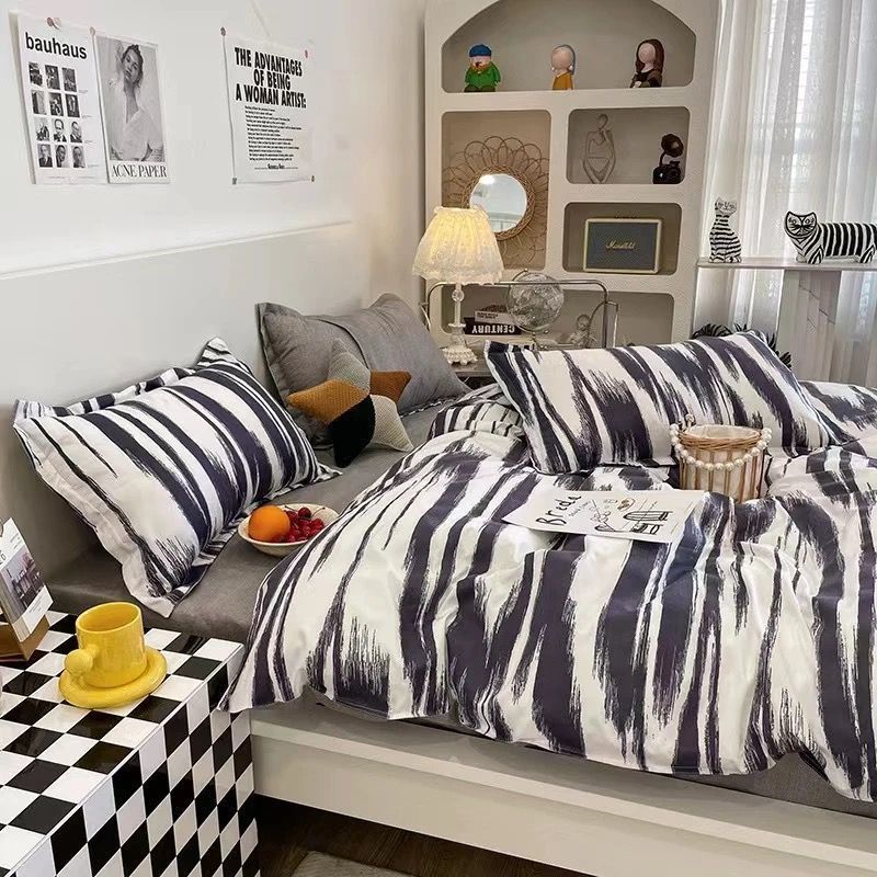 Picture of Washed Cotton Bed Sheet Four-Piece Set, Fresh Style Duvet Cover, Simple Ins Student Dormitory Three-Piece Duvet Cover Set