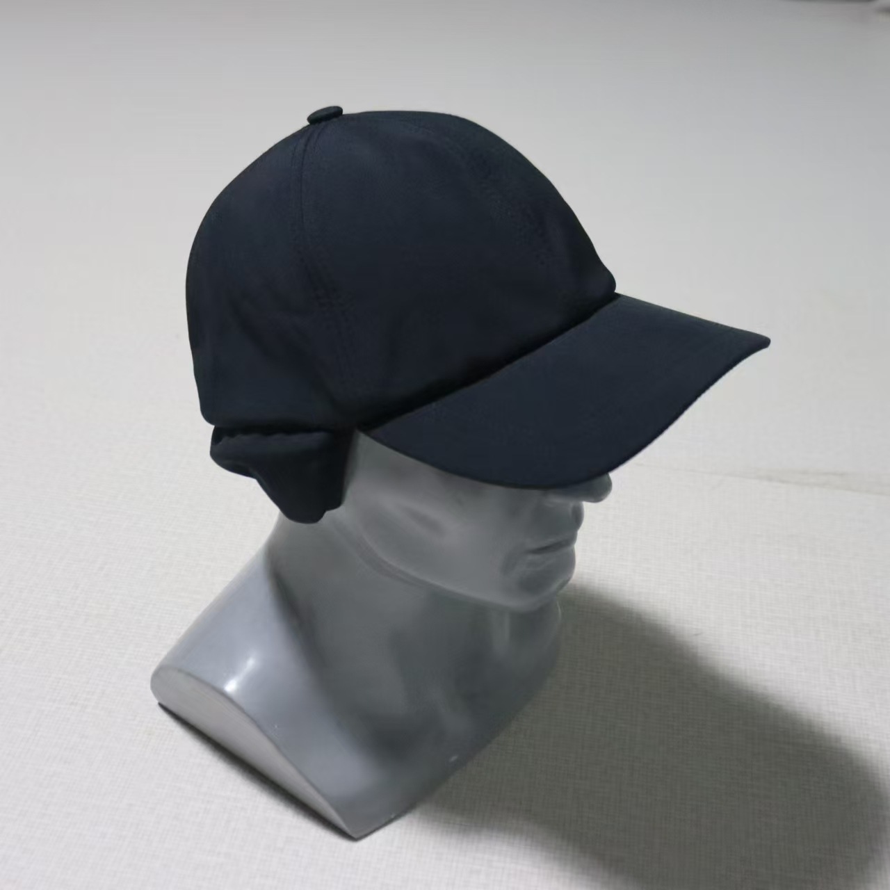 Picture of Winter Baseball Cap with Ear Flaps, Wool Lining, Waterproof Hat for Outdoor Activities, Adjustable Hat for Men and Women, Casual with Ear Flaps