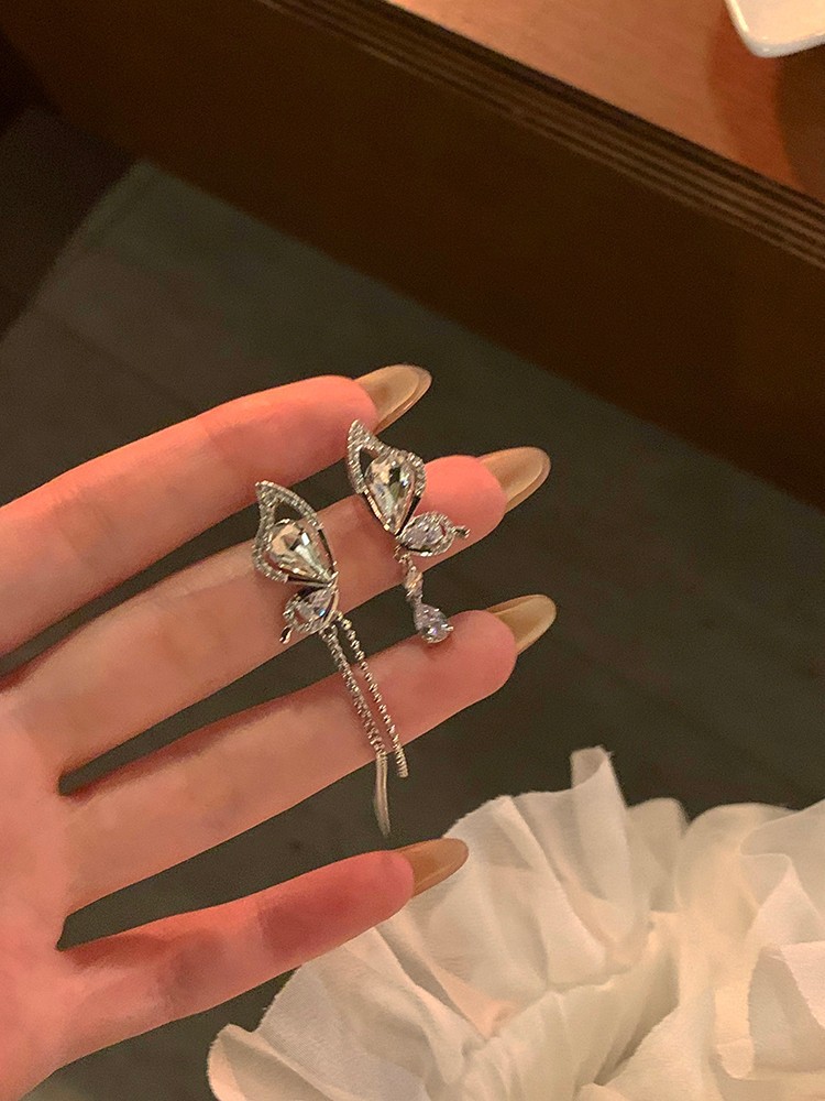 Asymmetric Butterfly Rhinestone Tassel Earrings Sweet Niche Design High-grade Delicate Elf Ear Earrings Earrings