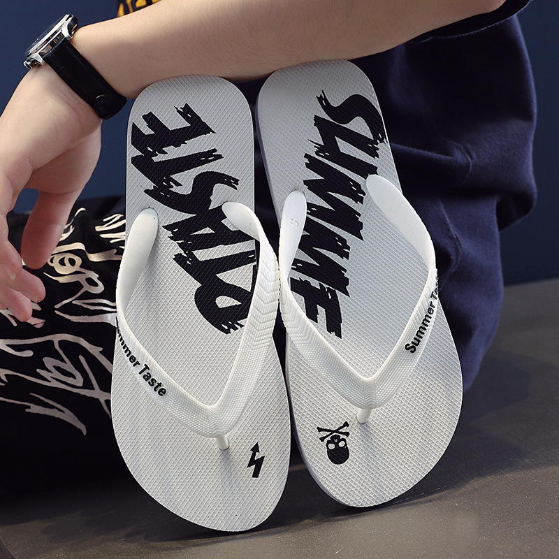 Flip-flops wholesale men's slippers trendy Korean style beach shoes summer 2024 new outdoor wear personalized sandals for men