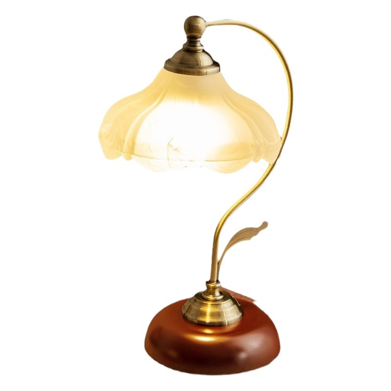 European Creative Table Lamp Master Bedroom Ins Girly Typhoon Bedroom Bedside Lamp Warm Light Warm Romantic Touch Sensor