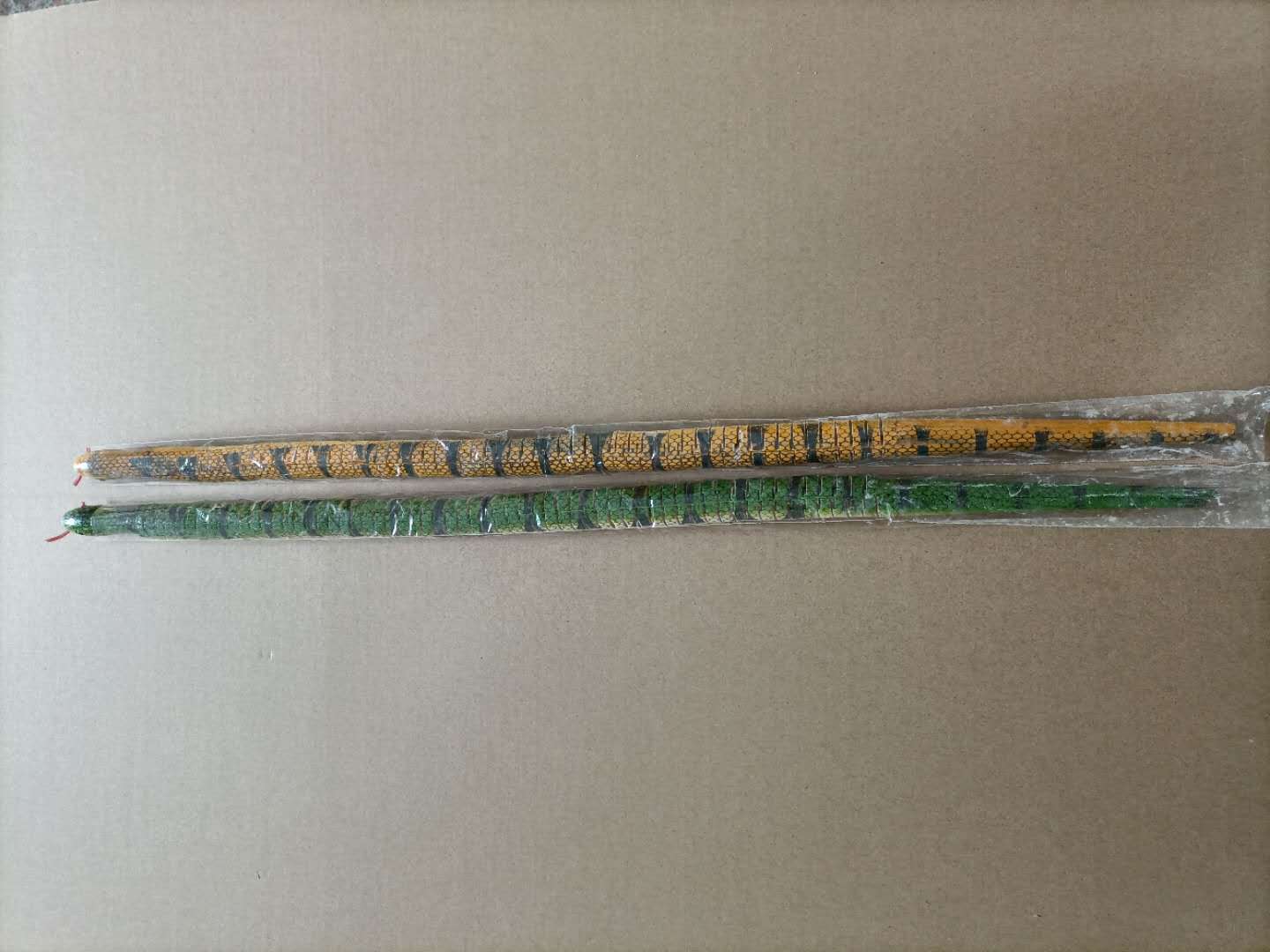 Picture of Wooden Round Head Snake Anti-Real Wooden Kidsren's Toy Snake 30-50-2, Pterosaur Crocodile Cobra, Etc