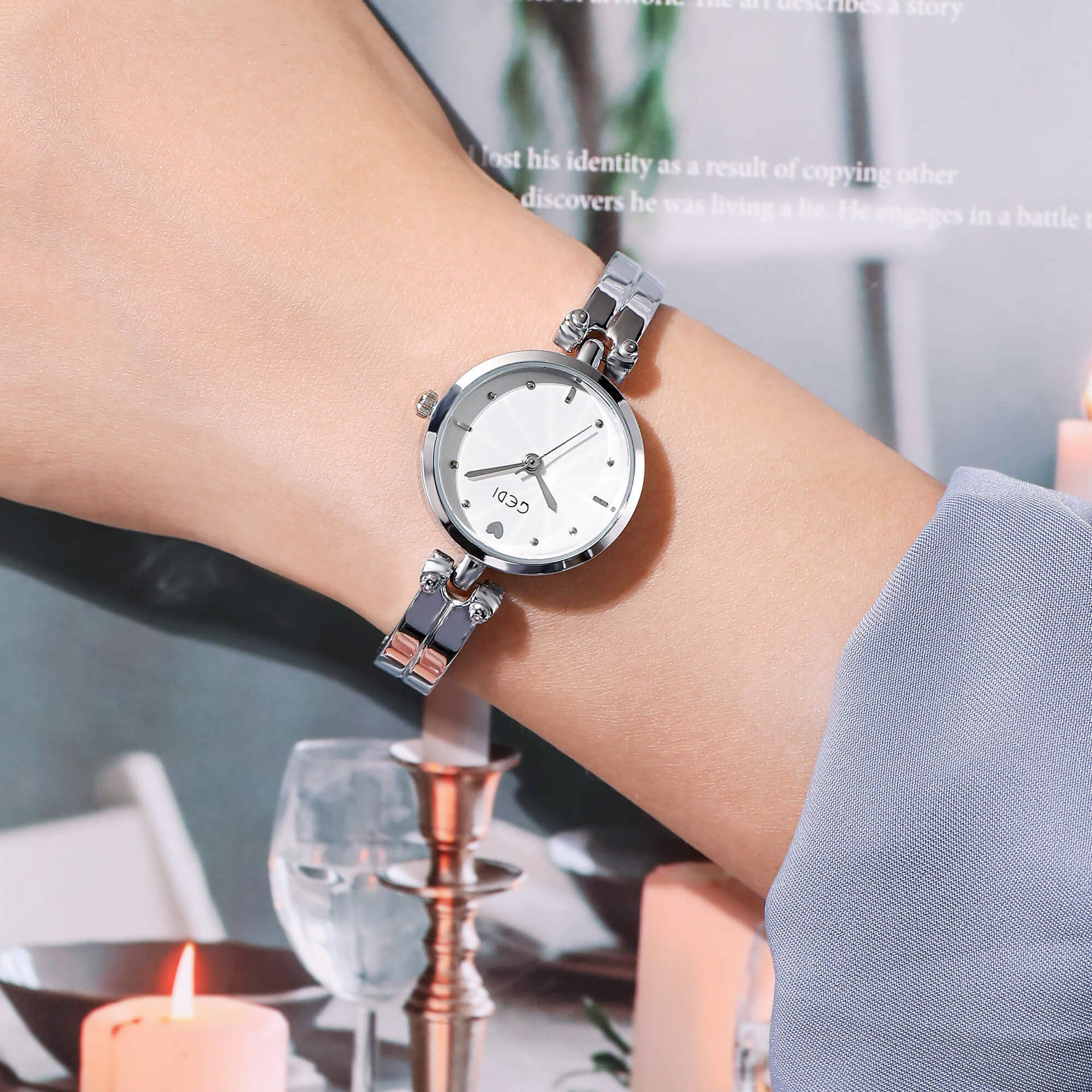 Picture of Goldie Niche Advanced Alloy Watch Student Party Exquisite Middle Quartz Watch Ladies Waterproof Bracelet Watch Wholesale