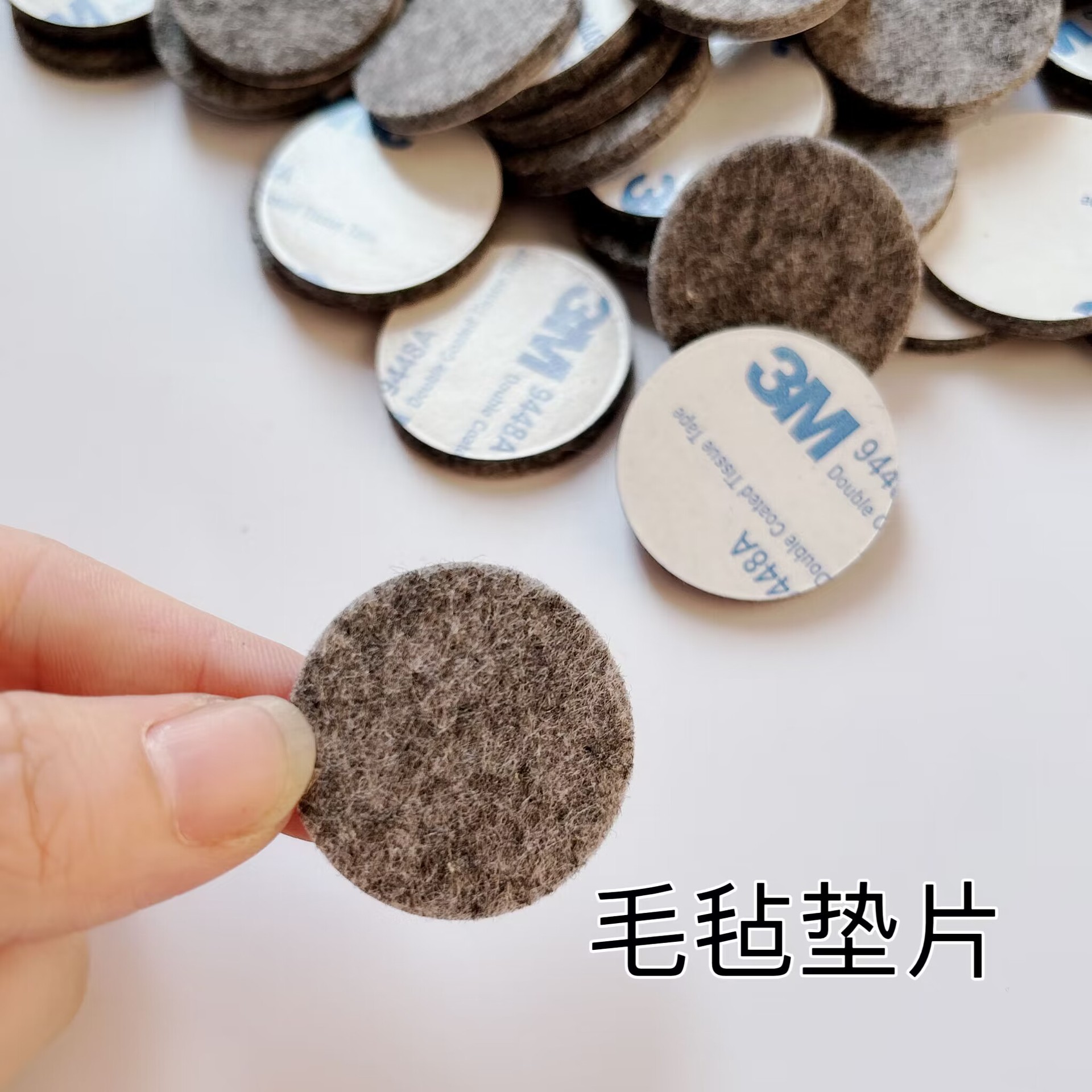 Felt Table and Chair Foot Pads Anti-Slip Pads Gray 2mm Self-Adhesive Felt Pads Wear-Resistant Square Furniture Sofa Foot Pads