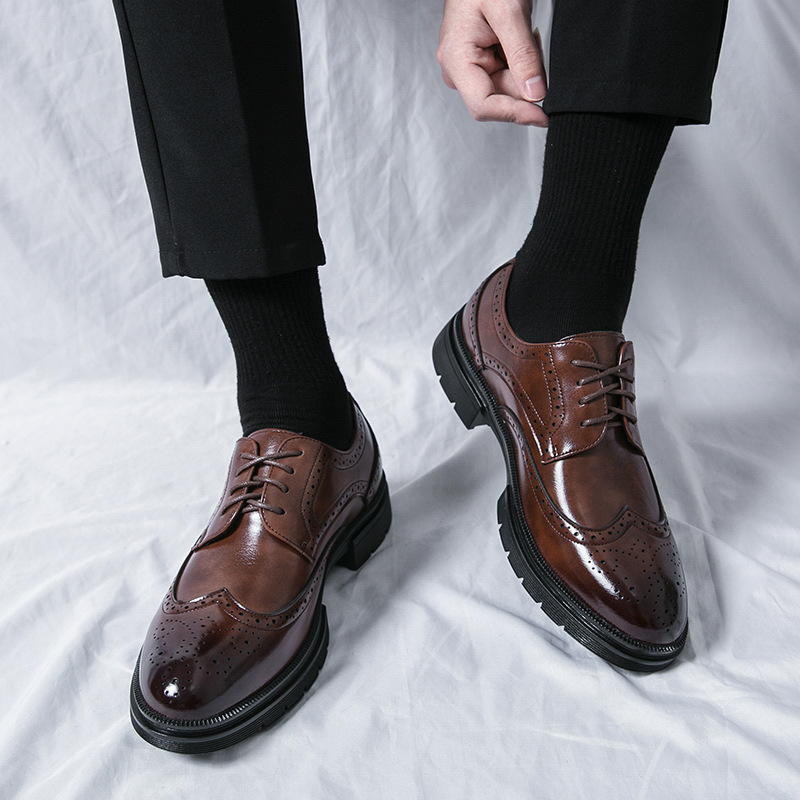 Long-Term Supply of Cross-Border Large Size Casual Leather Shoes for Men, Size 46, Men's Brogue Floral Business Pointed Toe Height-Increasing Leather Shoes