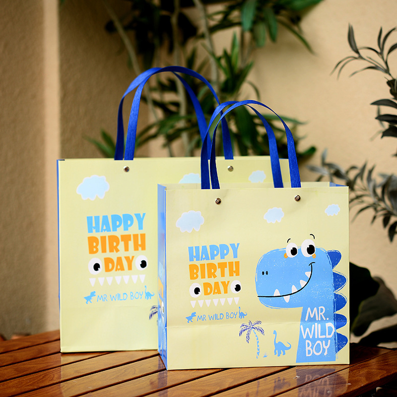 In stock Children's Day cartoon handbag gift bag birthday gift small dinosaur animal paper bag handbag