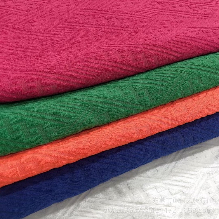 Spot supply knitted polyester single-sided towel cloth jacquard 285g geometric pattern towel cloth jacquard clothing material