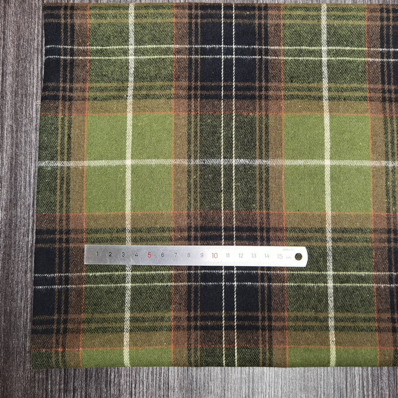 Picture of in stock brushed plaid fabric spring and summer women's shirt cloth 21 polyester cotton woven flannel plaid lining