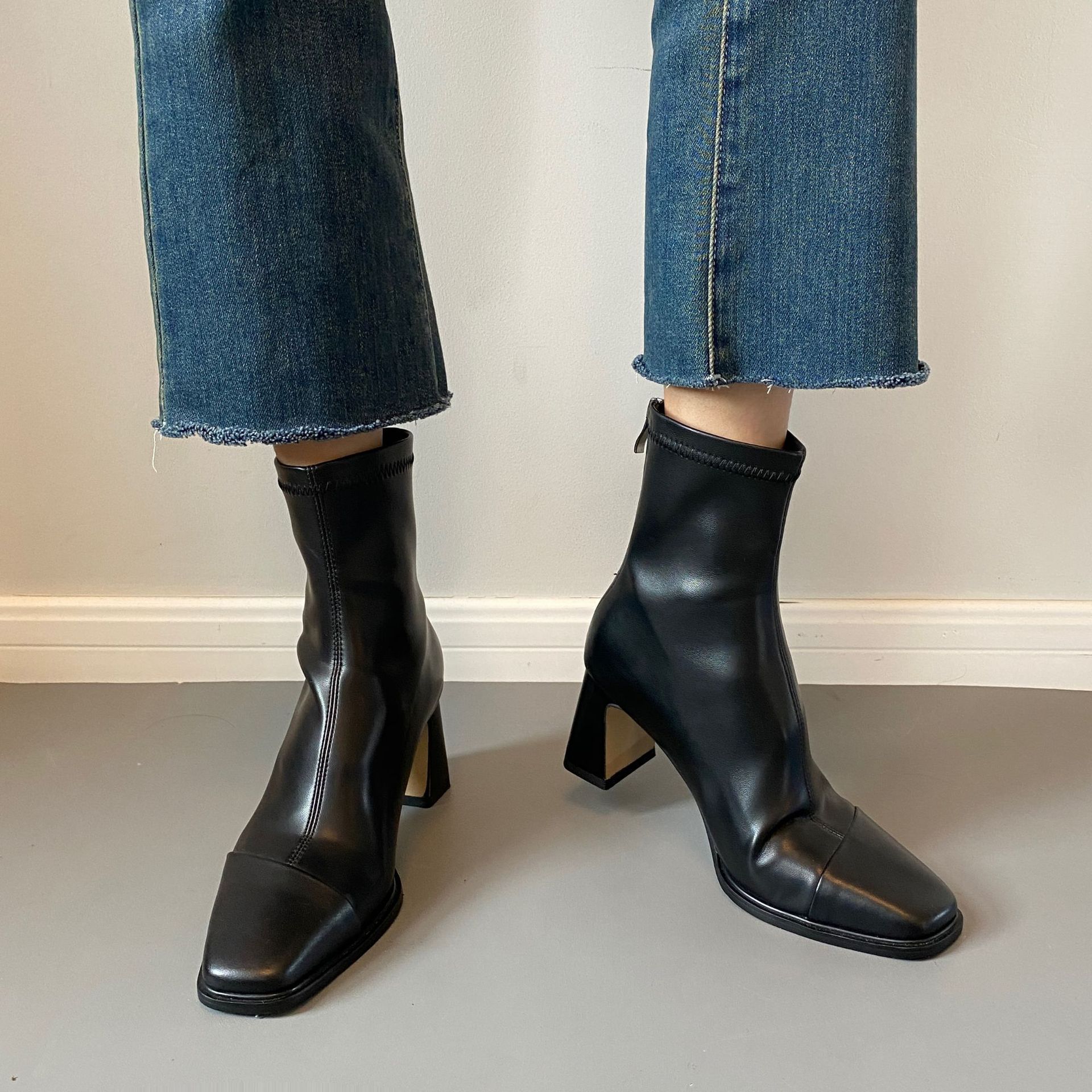 in stock! Cowhide French Retro Thin Boots Women's Martin Boots Autumn and Winter fleece-lined High Heels Short Boots Thick Heel