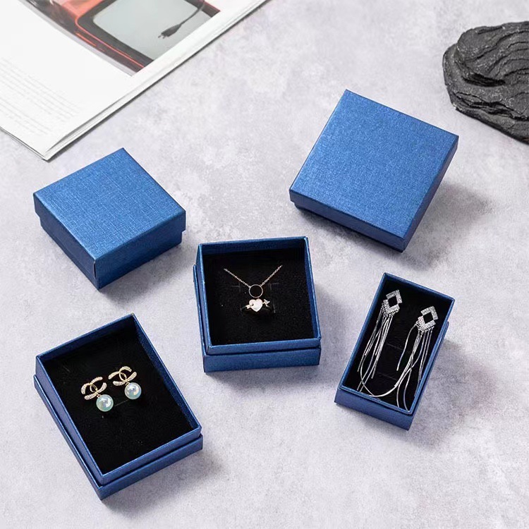 Simple and fresh jewelry box earrings ring box necklace pendant storage gift box jewelry packaging box wholesale gift box