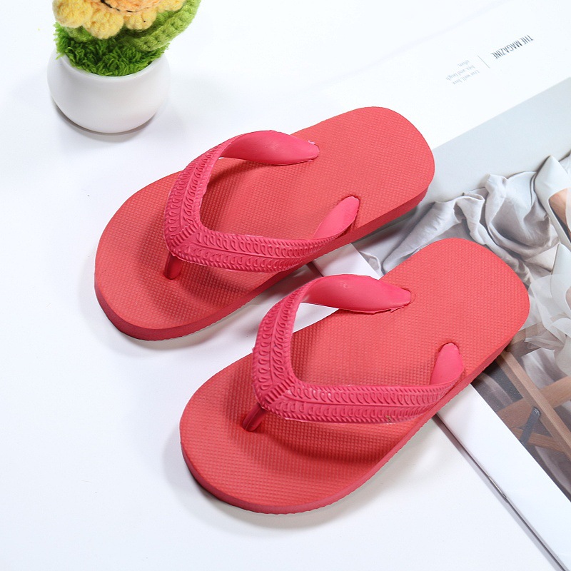 Children's Flip Flops 2025 Summer New Boys and Girls Bright Color Beach Holiday Sandals Solid Color Home Flip Flops