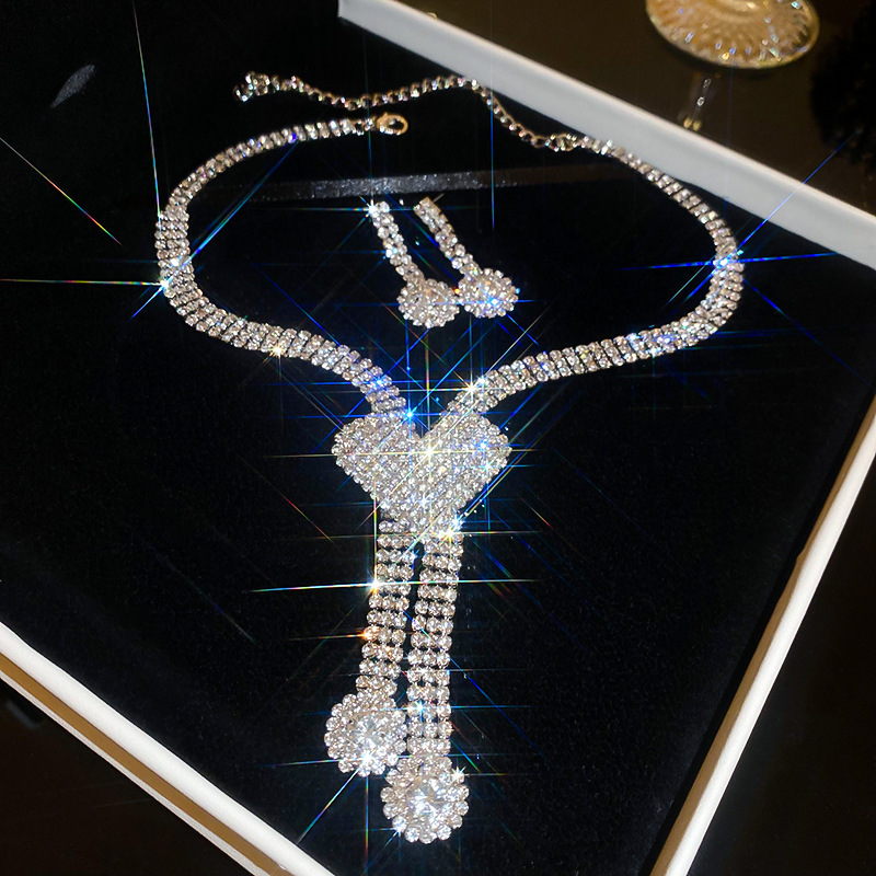 Picture of European and American light luxury high-end zircon jewelry suit necklace niche retro clavicle chain fashion Joker jewelry wholesale