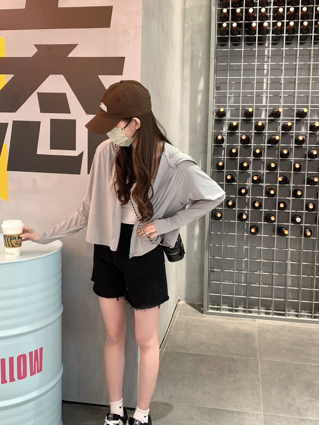 Picture of Summer Big Hat Black Rubber Hat Sun Protection Clothing Women's Skin Clothing Anti-ultraviolet Ice Silk Long Sleeve Shawl Sun Protection Clothing