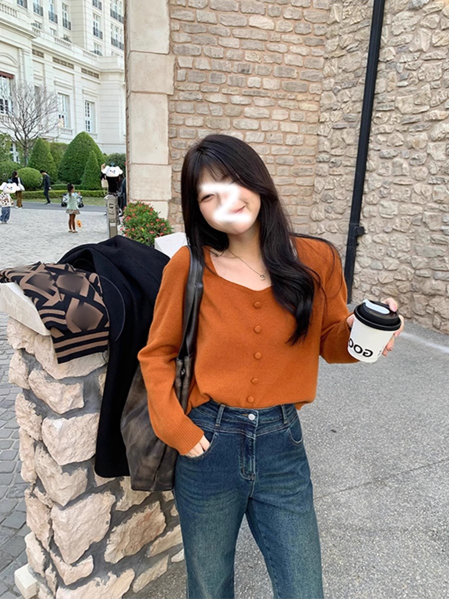 Picture of Toe Tendon Persimmon Ruyi Square Collar Inner Base Shirt Women's Autumn and Winter Loose Fat Shoulder Sweater Knitted Top