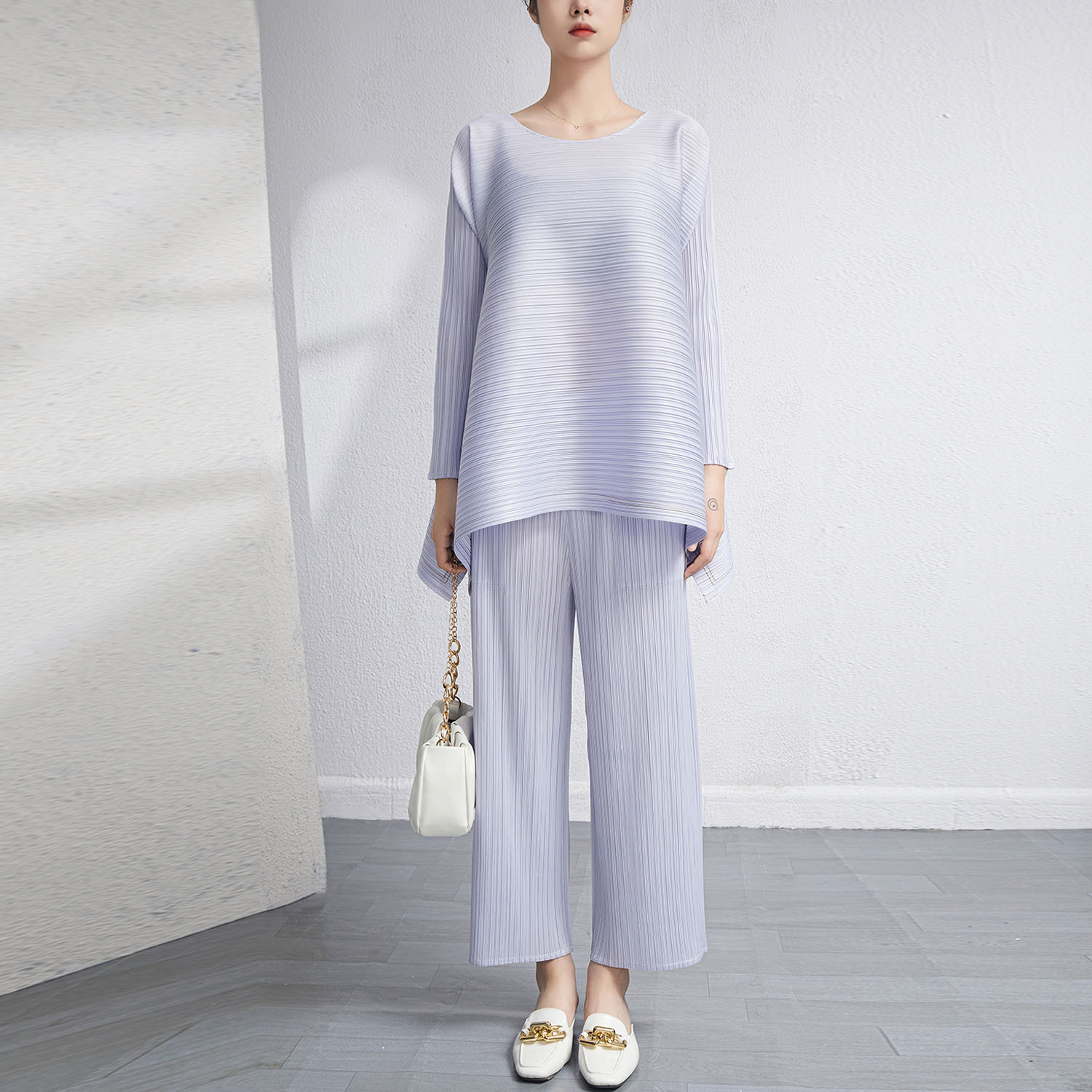Picture of Miyake Original Single Fabric Suit New Loose Age-Reducing Flesh-Covering Large Size Elegant Fashion Top Loose Casual Pants