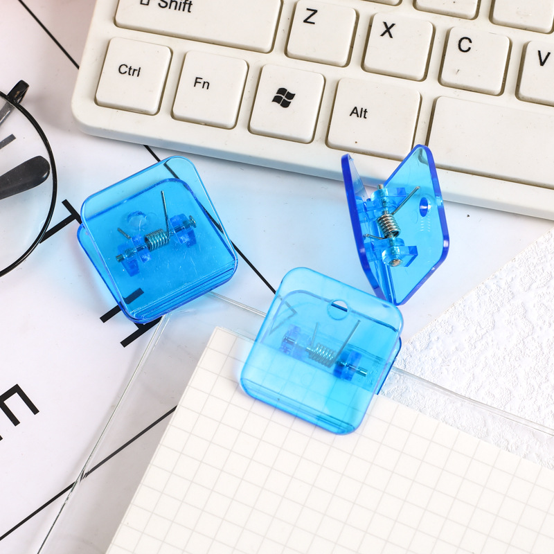 Picture of Manufacturer Wholesale Acrylic Square Clips for Organizing and Storing Office Study Materials and Test Papers on the Desktop