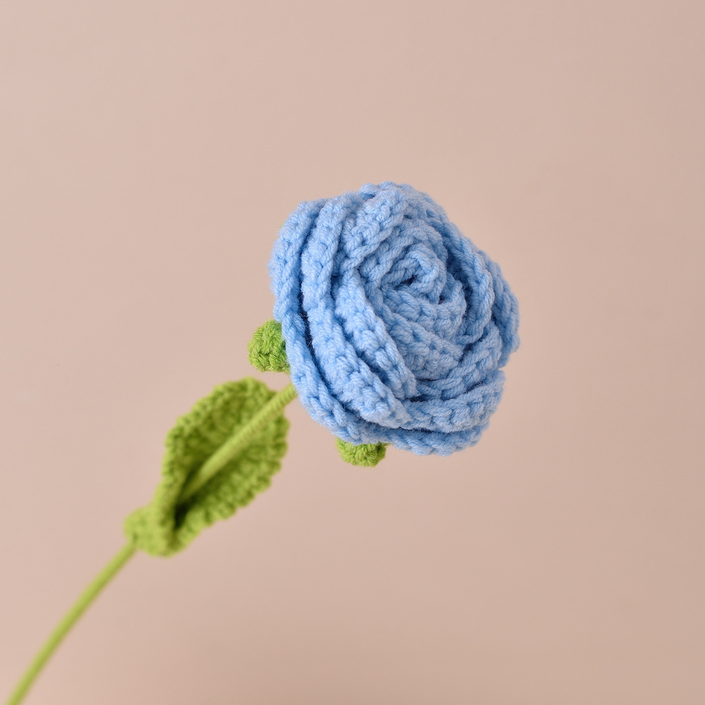 Picture of Finished Hand-Knitted Rose Artificial Flower Knitting Flower Handmade Flower DIY Wool Knitting Homemade Crochet Bouquet