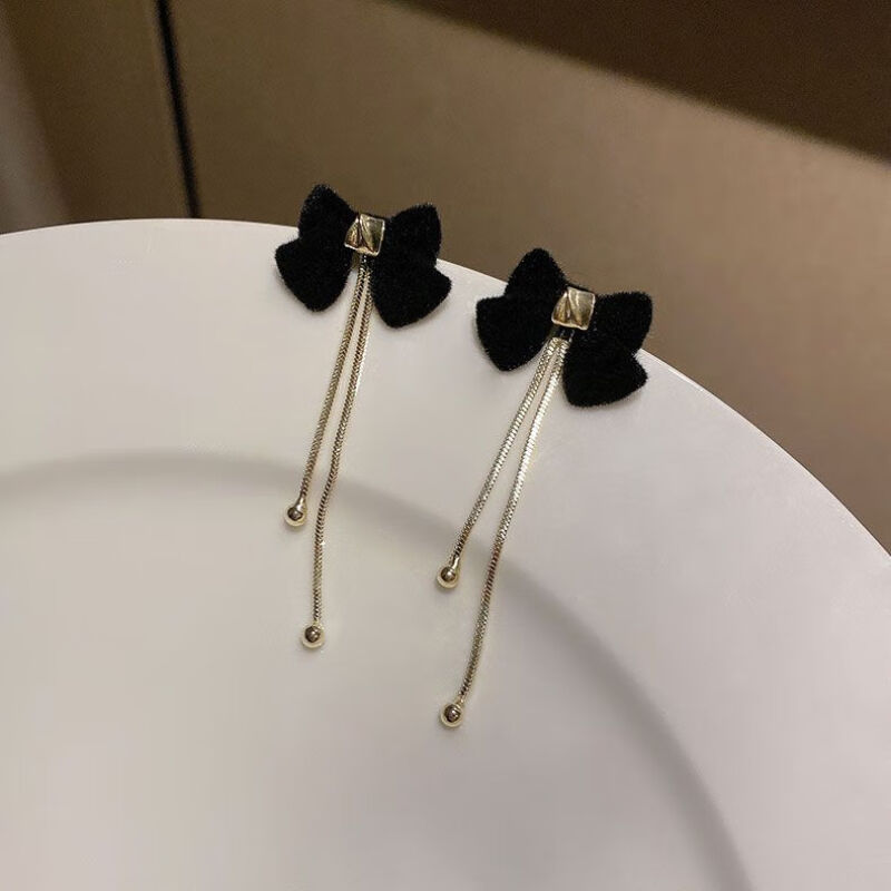 Picture of Nanhui Heng'An Red Bow Earrings, Pearl Tassel Earrings, Accessible Luxury and High-End, Long Style, Slimming Look