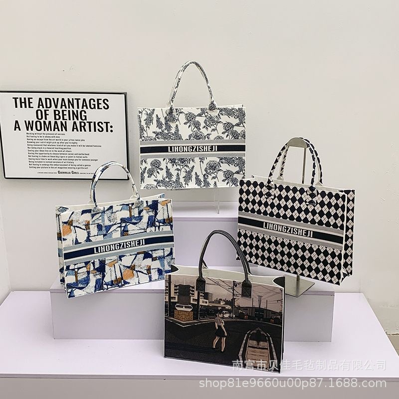 New in Stock Large Capacity Guofeng Oil Painting Felt Tote Bag Fashion Printed Commuter Shopping Bag Hand Gift Felt Bag