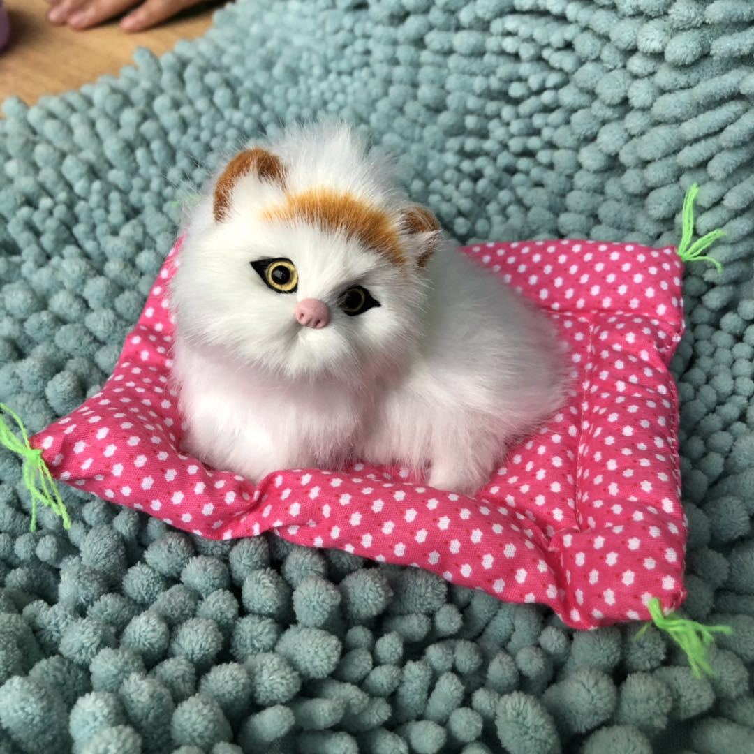 Picture of A simulated cat will call a sleeping cat cloth pad cat gift cat crafts toy car ornaments
