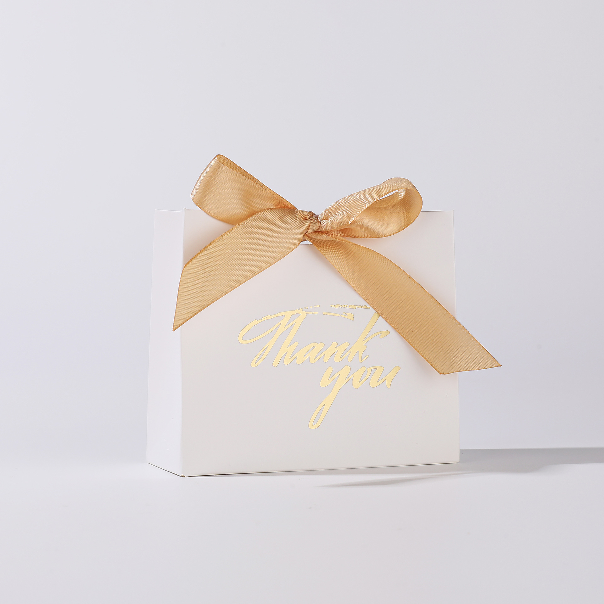 Picture of New European Style Mori Style Candy Box Can Hold Cigarette Pink Printing Accompanying Gift Packaging Wedding Supplies Candy Box