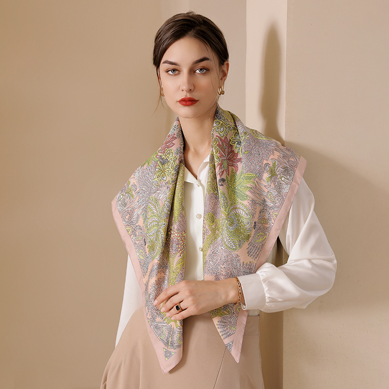 2025 summer new printed square scarf wholesale French retro silk scarf 90 series neck small square scarf women