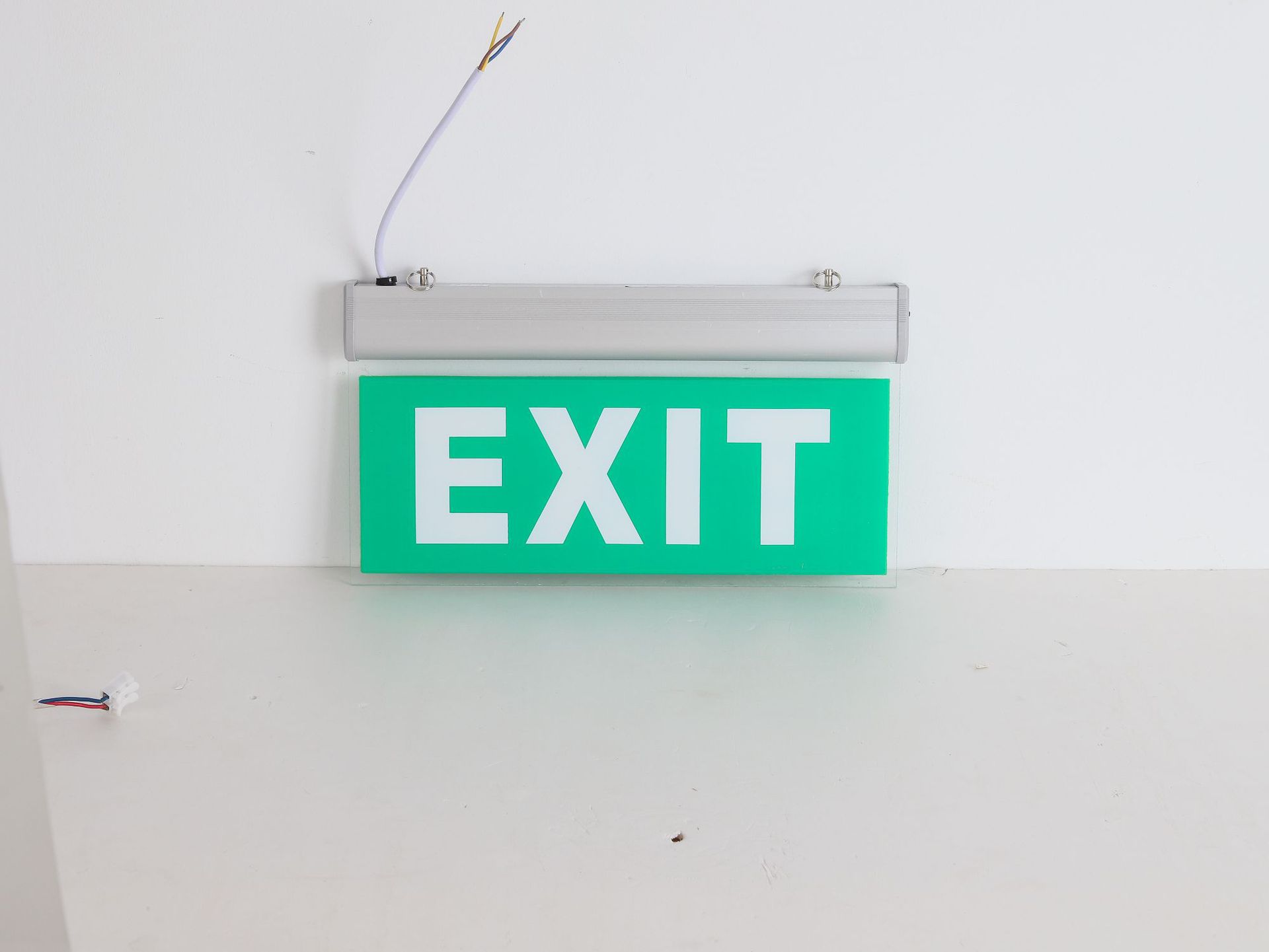 Picture of Cross-Border Evacuation Indicator Tag Hanging Safety Exit Indicator Light Acrylic Fire Safety Exit Sign